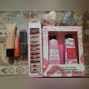 Bundle Of Beauty/Makeup Items. Lot Of 7 Items. NEW!